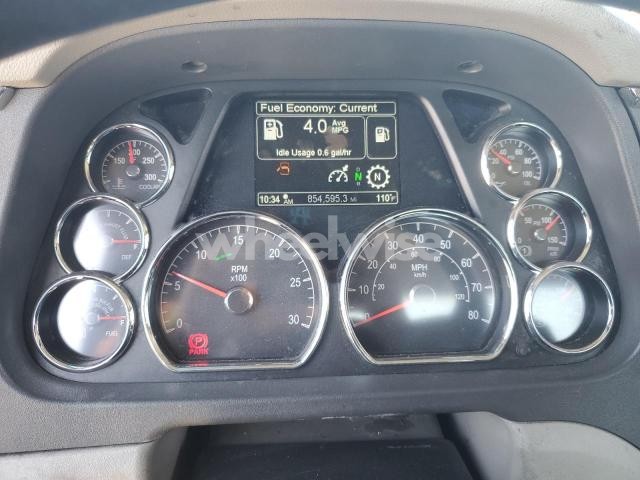 2019 PETERBILT 579 SEMI TRUCK N/A (VIN 1XPBDP9X1KD235264) main photo