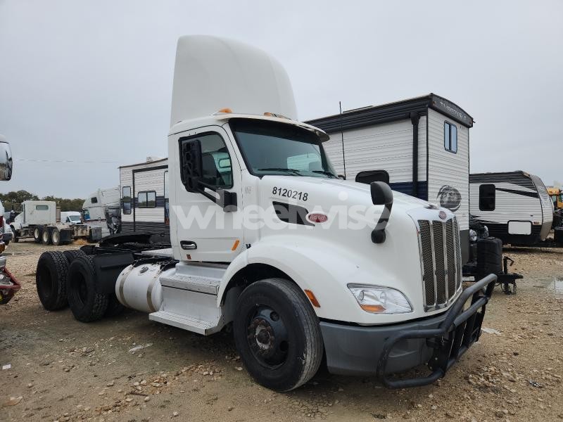 2020 PETERBILT 579 SEMI TRUCK N/A (VIN 1XPBDP9X3LD687766) main photo