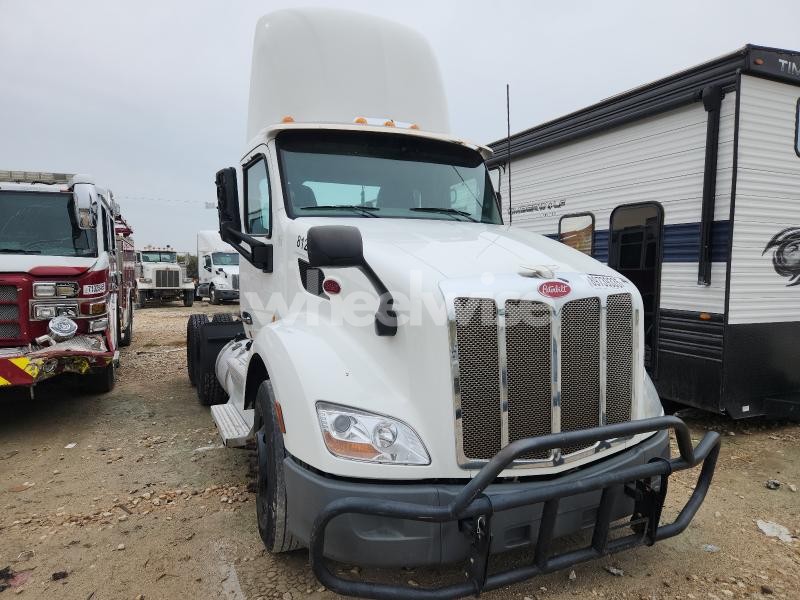 Photo 7 of 2020 PETERBILT 579 SEMI TRUCK N/A (VIN 1XPBDP9X3LD687766)