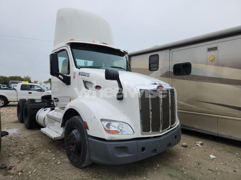 Photo 10 of 2020 PETERBILT 579 SEMI TRUCK N/A (VIN 1XPBDP9X4LD687761)