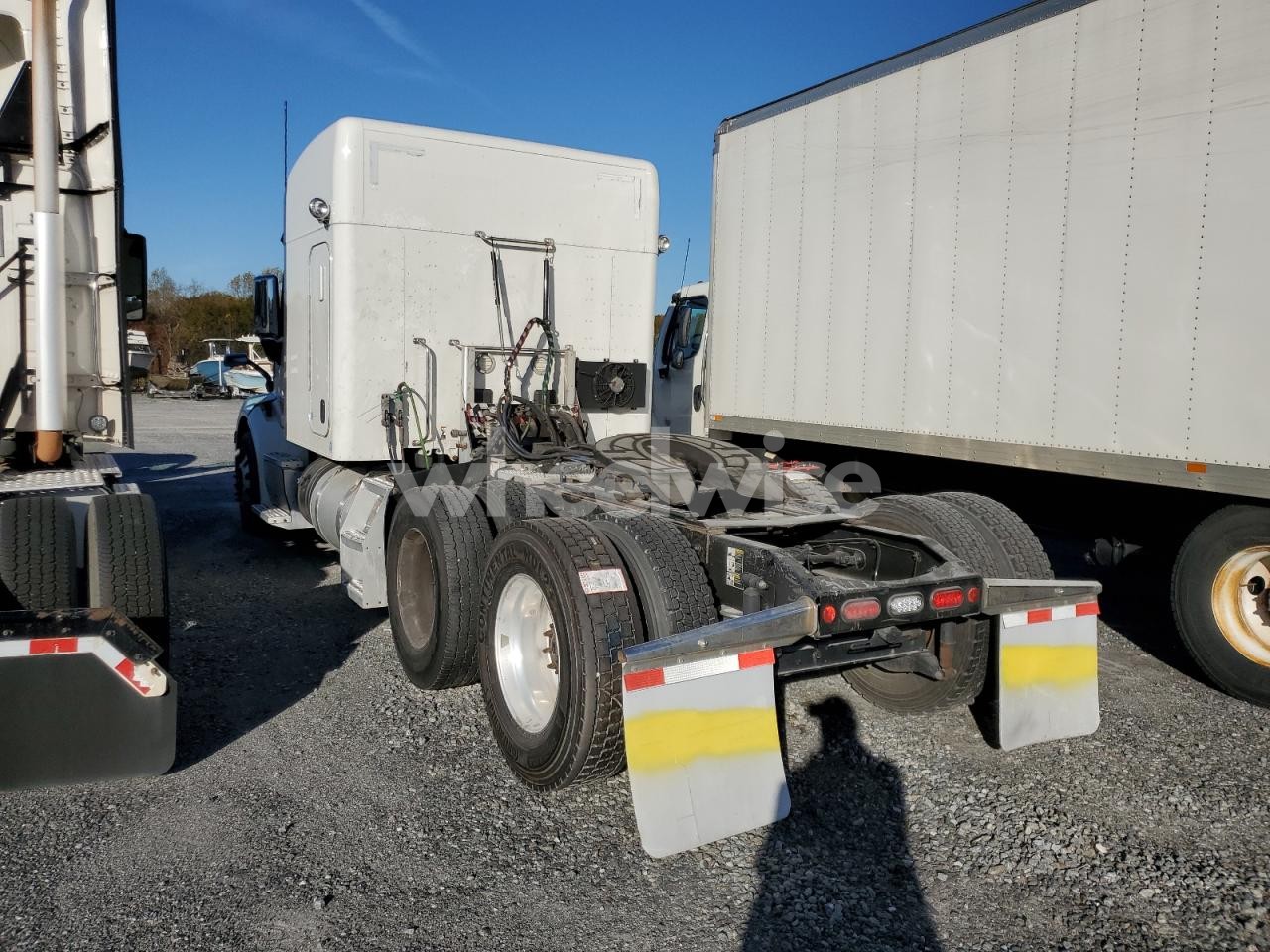 Photo 3 of 2019 PETERBILT 579 SEMI TRUCK N/A (VIN 1XPBDP9X5KD234909)