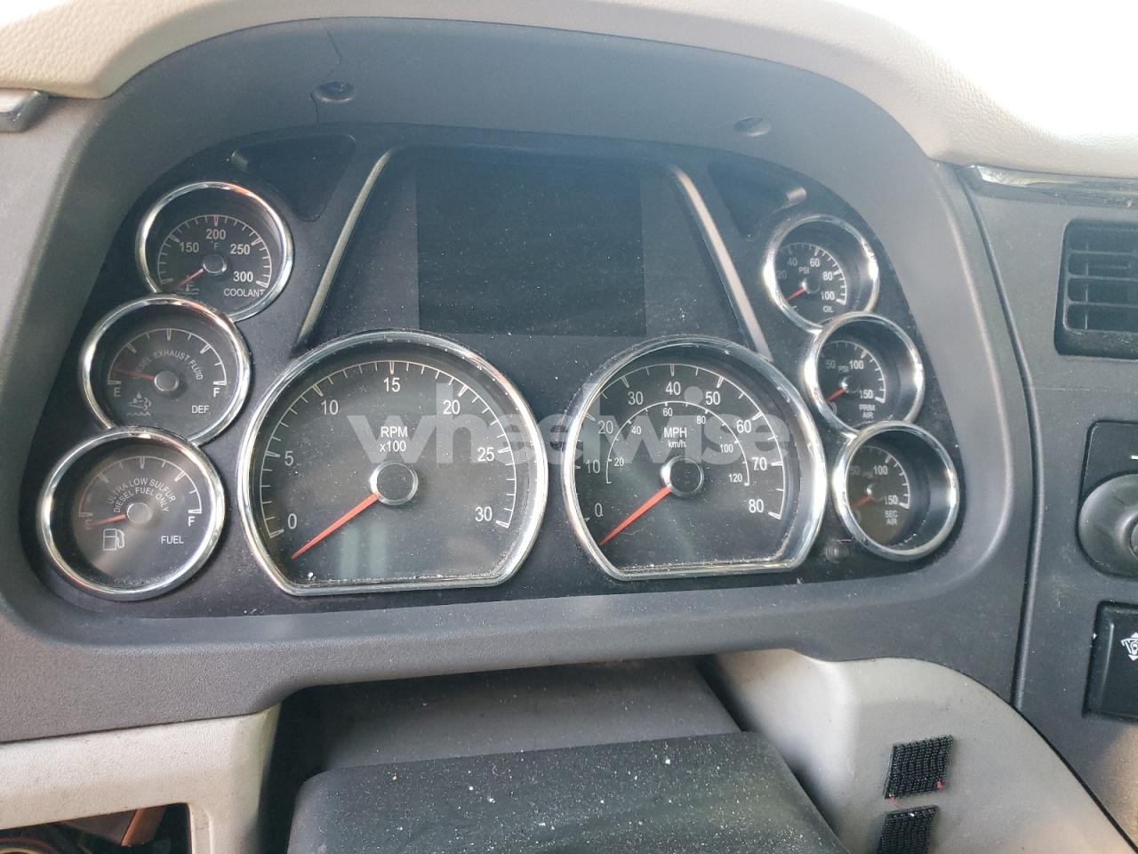 Photo 8 of 2019 PETERBILT 579 SEMI TRUCK N/A (VIN 1XPBDP9X5KD234909)