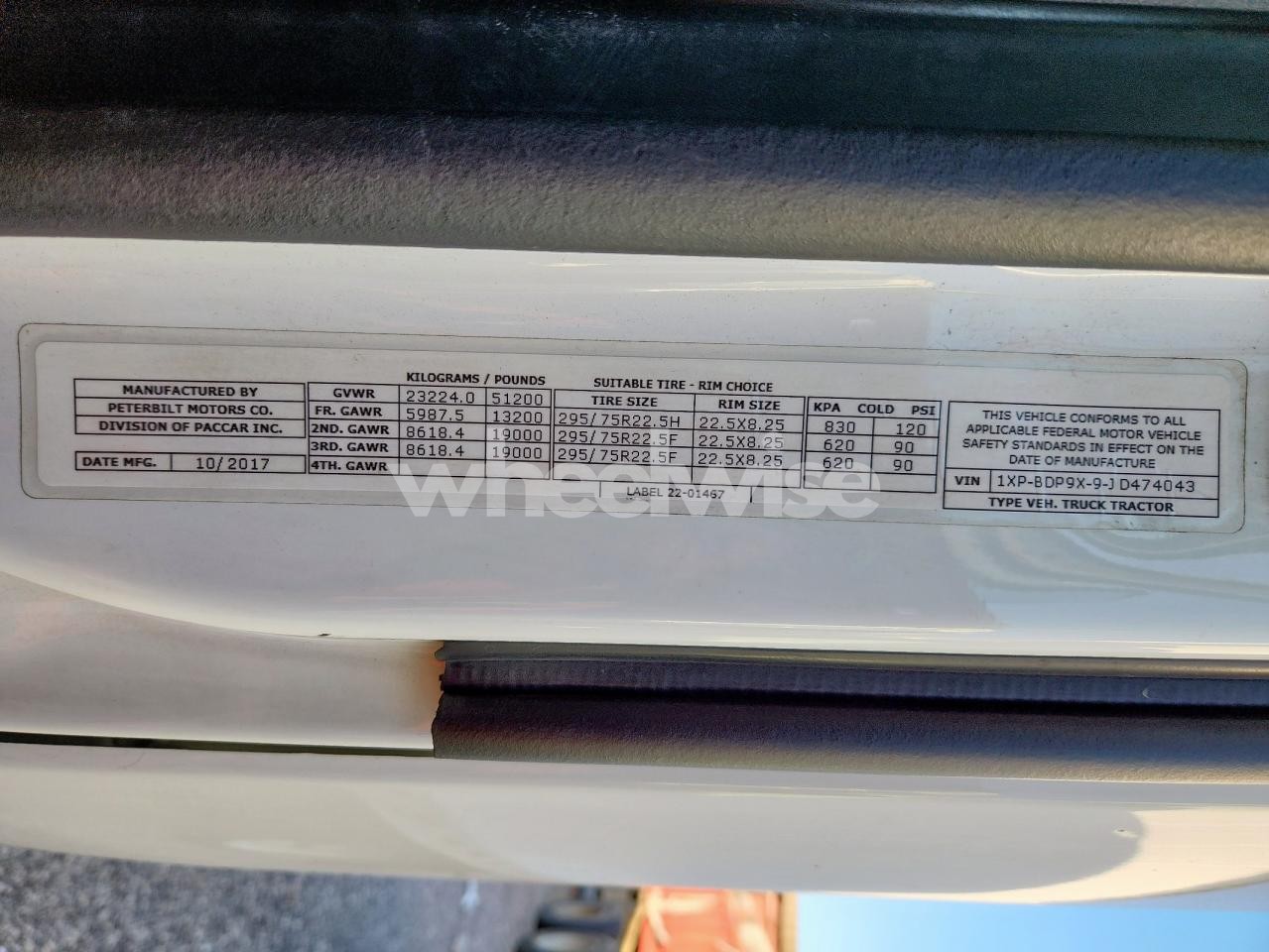 Photo 10 of 2018 PETERBILT 579 SEMI TRUCK N/A (VIN 1XPBDP9X9JD474043)