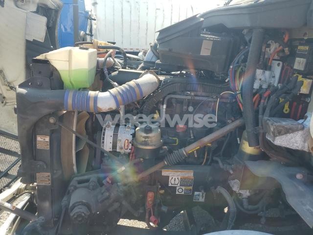 Photo 2 of 2022 PETERBILT 579 SEMI TRUCK N/A (VIN 1XPBDP9X9ND771867)