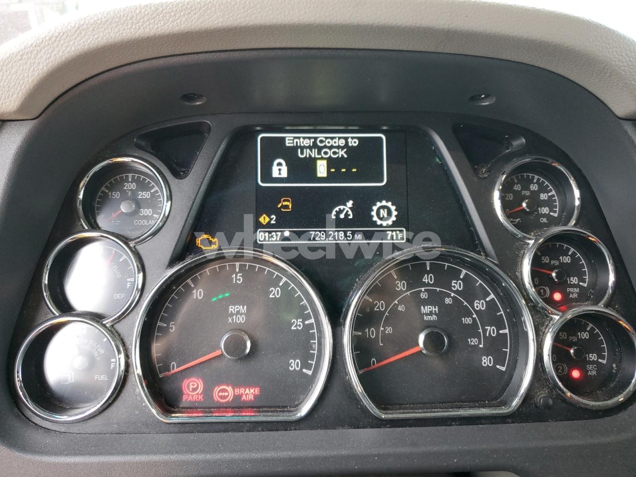 Photo 8 of 2018 PETERBILT 579 SEMI TRUCK N/A (VIN 1XPBDP9XXJD474035)