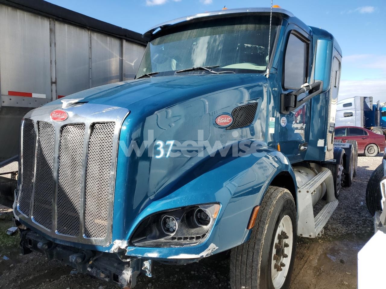Photo 2 of 2019 PETERBILT 579 SEMI TRUCK N/A (VIN 1XPBPP9X6KD627826)