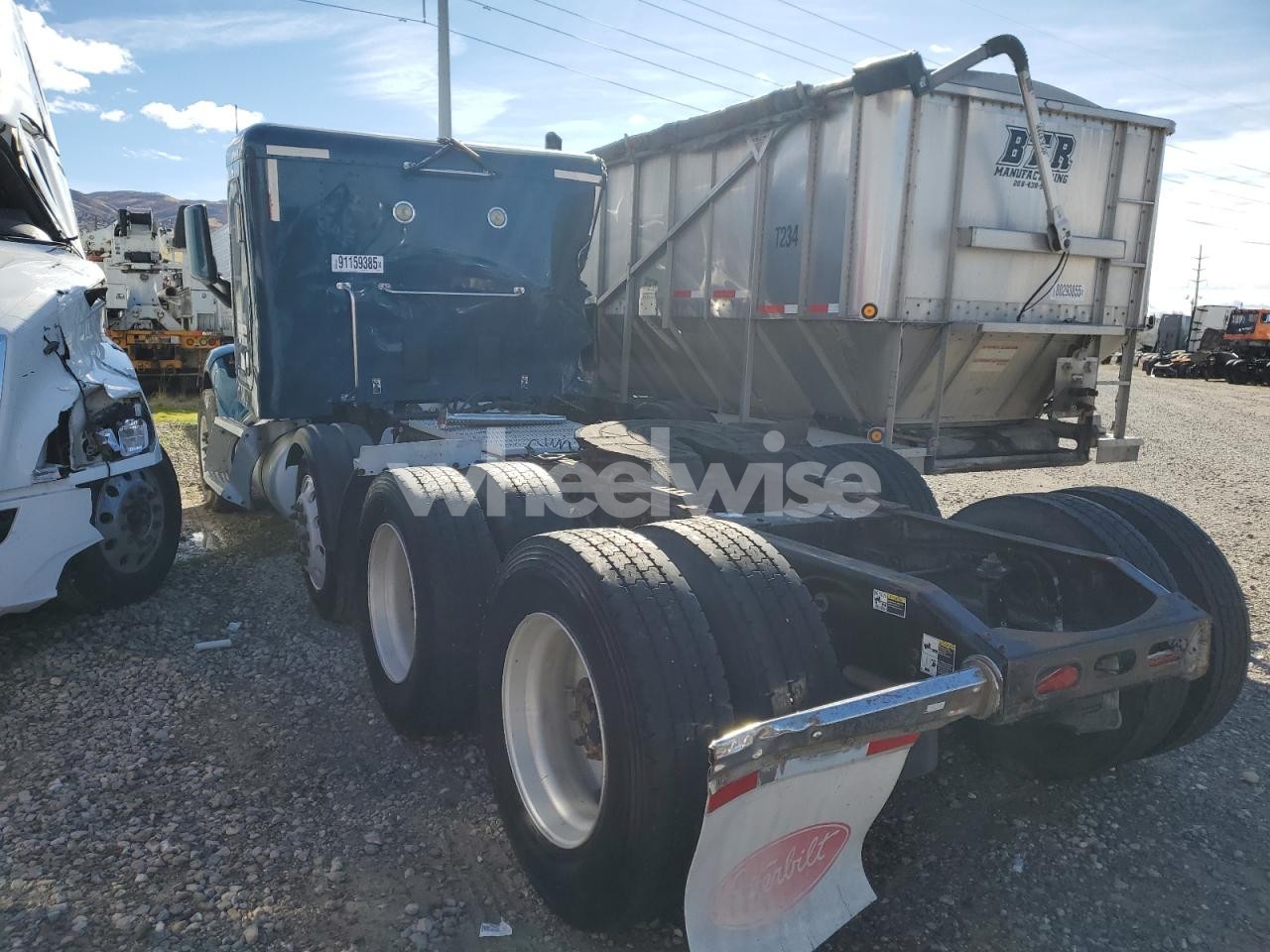 Photo 3 of 2019 PETERBILT 579 SEMI TRUCK N/A (VIN 1XPBPP9X6KD627826)