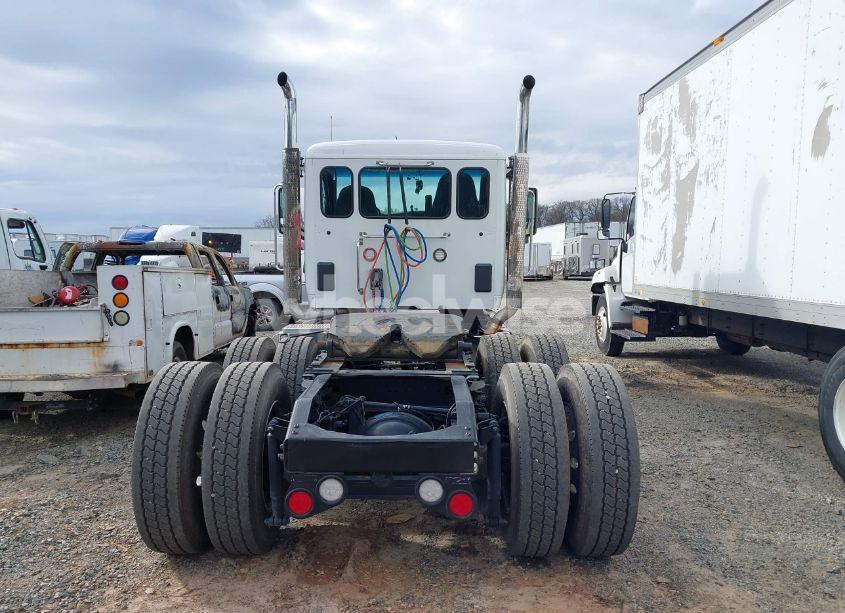 Photo 8 of 2020 Peterbilt 567 N/A (VIN 1XPCDP9X9LD722878)