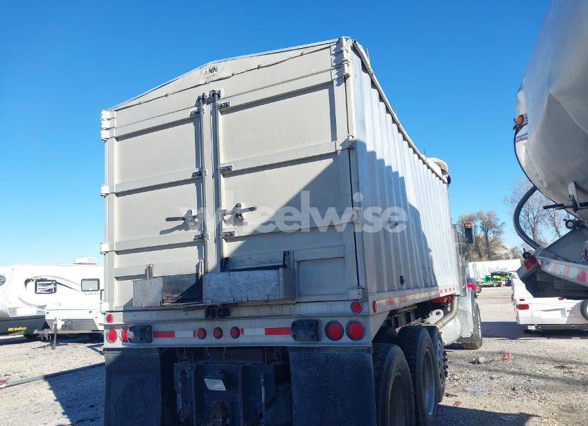Photo 4 of 1988 Peterbilt 378 N/A (VIN 1XPFD59X3JD262230)