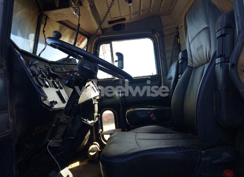 Photo 5 of 1993 Peterbilt 378 N/A (VIN 1XPFLA9X6PD338513)