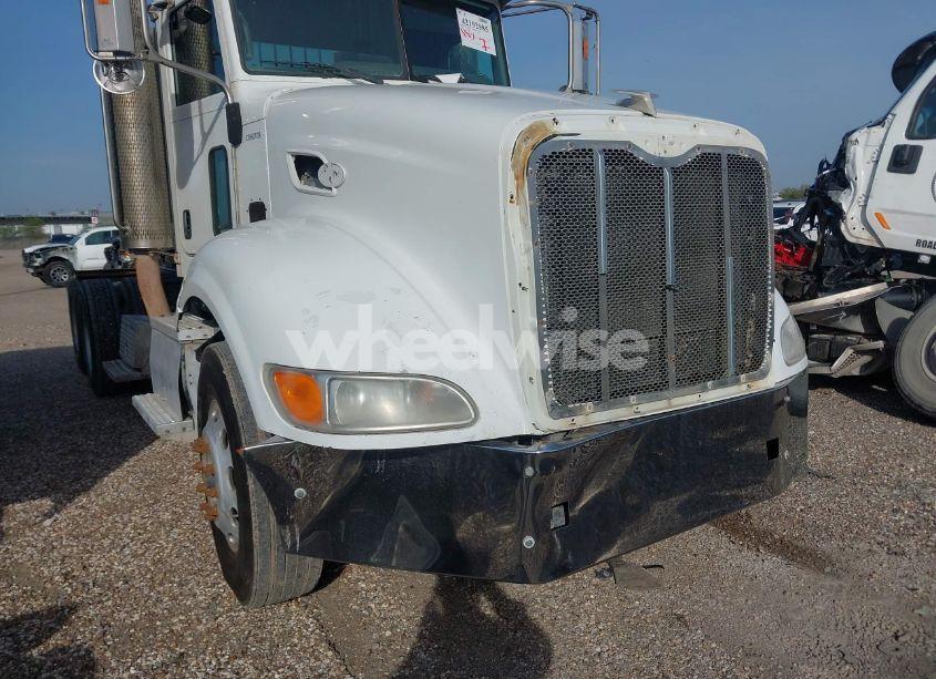 Photo 11 of 2008 Peterbilt 386 N/A (VIN 1XPHD09X08D753585)