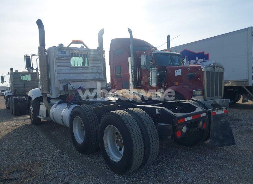 Photo 3 of 2008 Peterbilt 386 N/A (VIN 1XPHD09X08D753585)