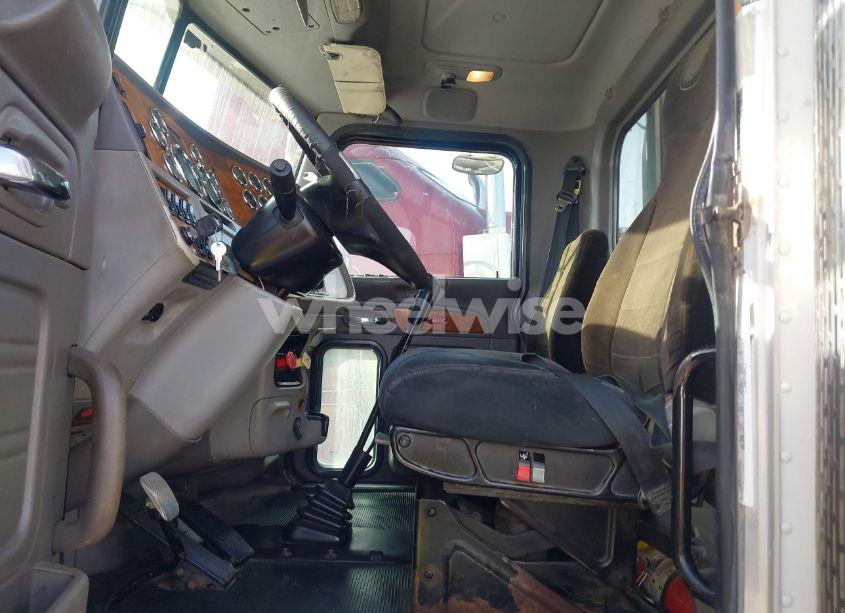 Photo 7 of 2008 Peterbilt 386 N/A (VIN 1XPHD09X08D753585)