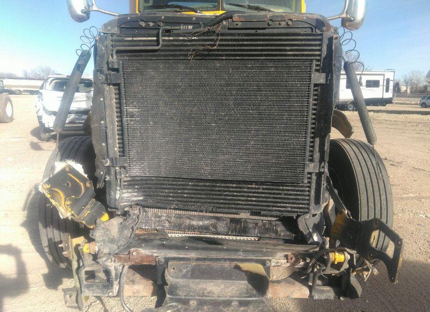 Photo 11 of 2012 Peterbilt 386 N/A (VIN 1XPHD49X0CD149745)