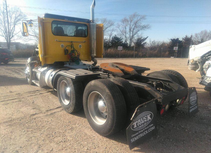 Photo 3 of 2012 Peterbilt 386 N/A (VIN 1XPHD49X0CD149745)