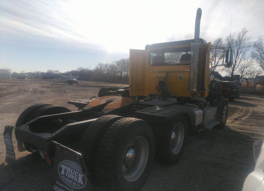 Photo 4 of 2012 Peterbilt 386 N/A (VIN 1XPHD49X0CD149745)