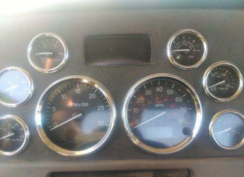 Photo 5 of 2012 Peterbilt 386 N/A (VIN 1XPHD49X0CD149745)