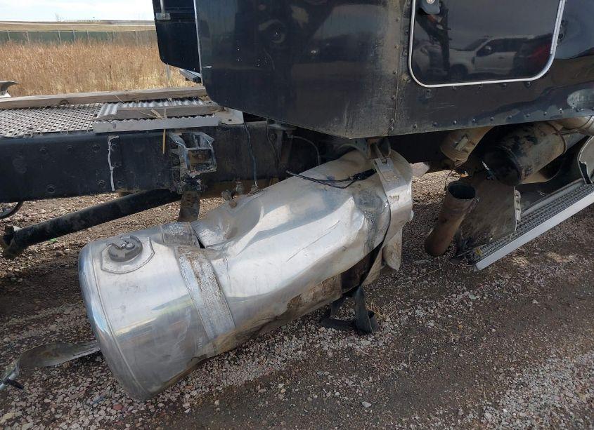 Photo 16 of 2008 Peterbilt 386 N/A (VIN 1XPHDU9X78N746389)