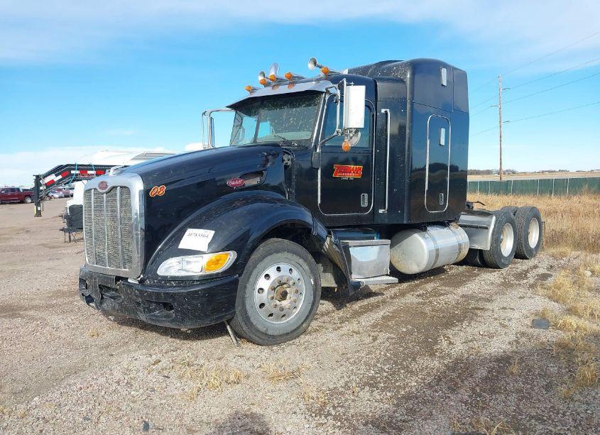 Photo 2 of 2008 Peterbilt 386 N/A (VIN 1XPHDU9X78N746389)