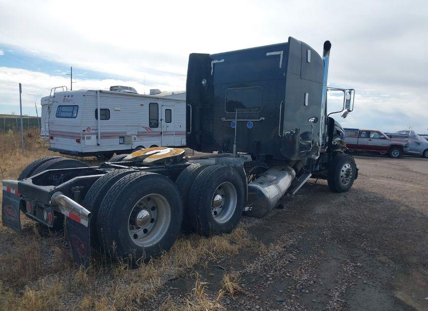 Photo 4 of 2008 Peterbilt 386 N/A (VIN 1XPHDU9X78N746389)