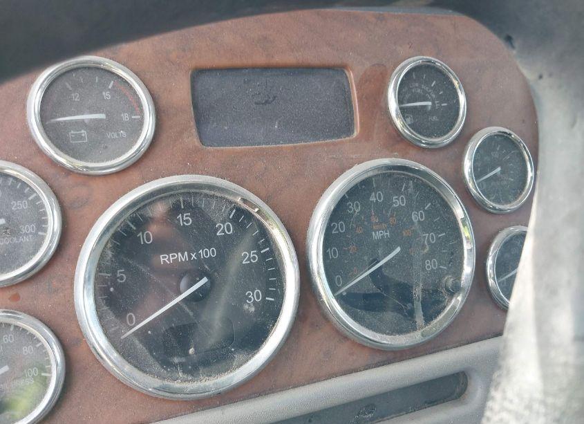 Photo 5 of 2008 Peterbilt 386 N/A (VIN 1XPHDU9X78N746389)