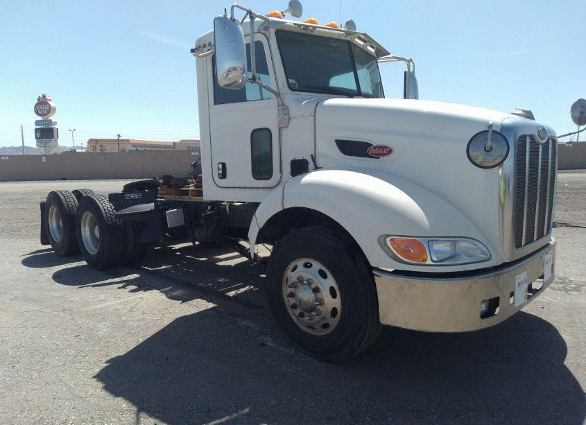 2013 Peterbilt 384 N/A (VIN 1XPVDP9X6DD186241) main photo