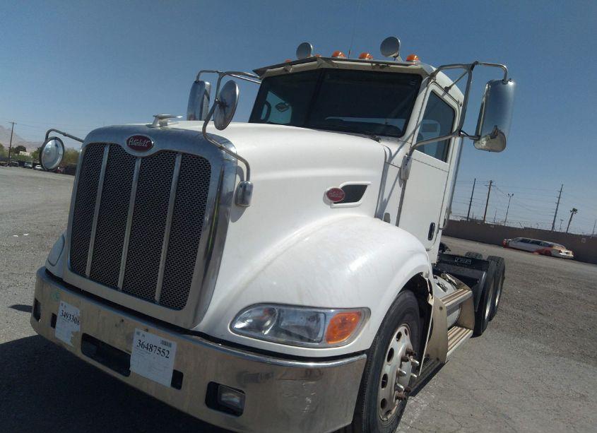 Photo 2 of 2013 Peterbilt 384 N/A (VIN 1XPVDP9X6DD186241)