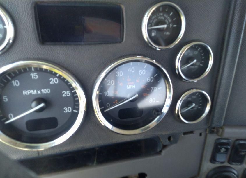 Photo 6 of 2013 Peterbilt 384 N/A (VIN 1XPVDP9X6DD186241)