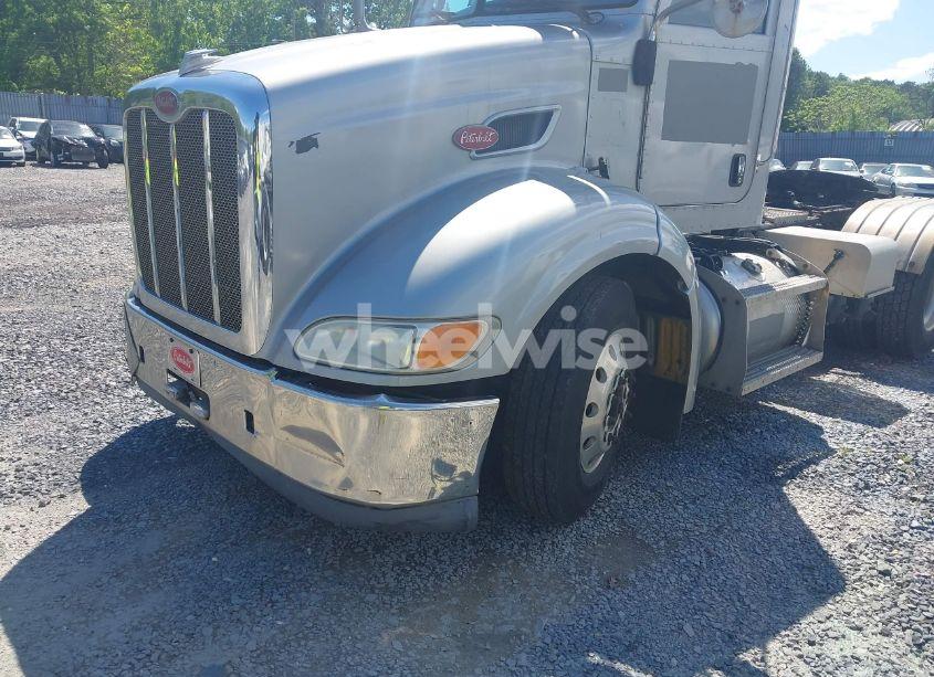 Photo 10 of 2009 Peterbilt 384 N/A (VIN 1XPVDU9X19D782881)