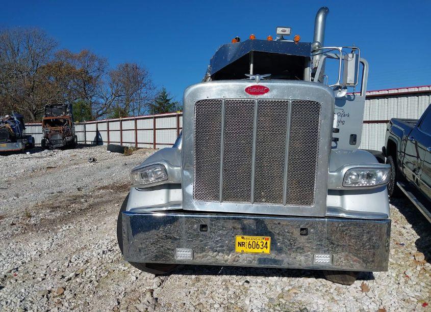 Photo 10 of 2012 Peterbilt 388 N/A (VIN 1XPWD49X9CD162324)