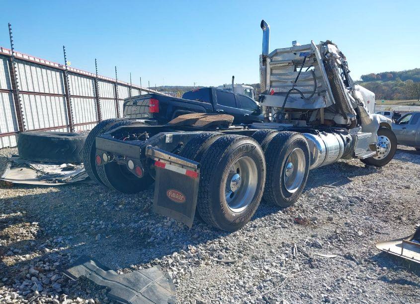 Photo 4 of 2012 Peterbilt 388 N/A (VIN 1XPWD49X9CD162324)