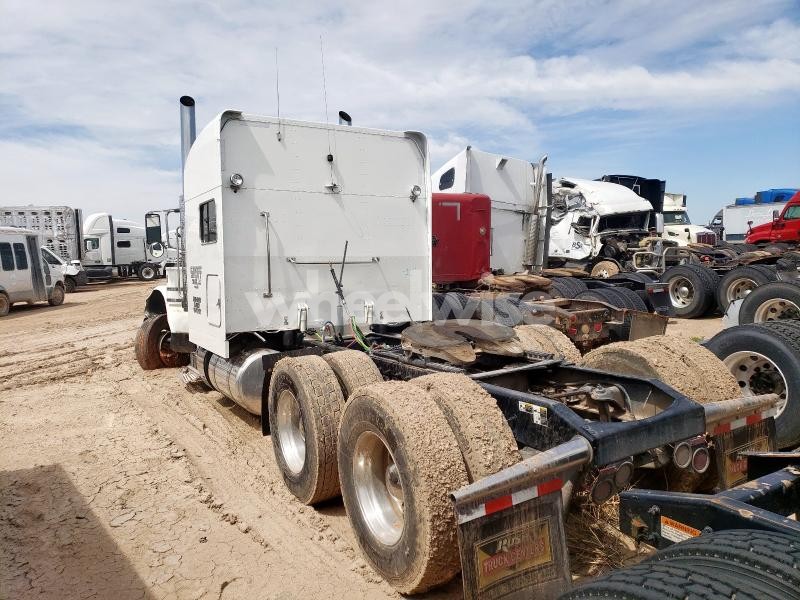 Photo 3 of 2023 PETERBILT 389 SEMI TRUCK N/A (VIN 1XPXD49X3PD871275)