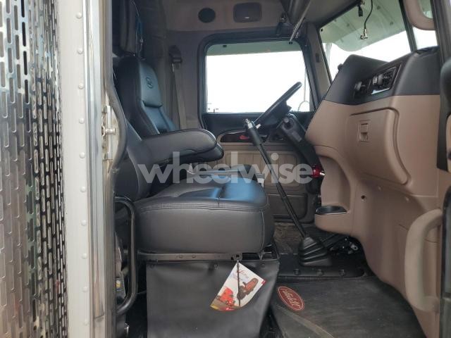 Photo 7 of 2023 PETERBILT 389 SEMI TRUCK N/A (VIN 1XPXD49X3PD871275)