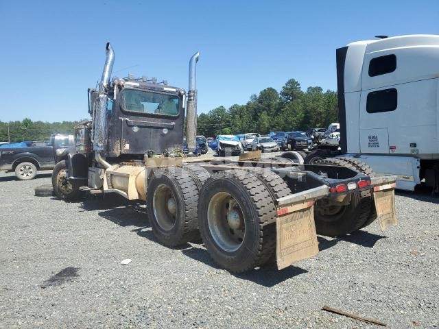 Photo 3 of 2020 PETERBILT 389 (VIN 1XPXD49X4LD711982)