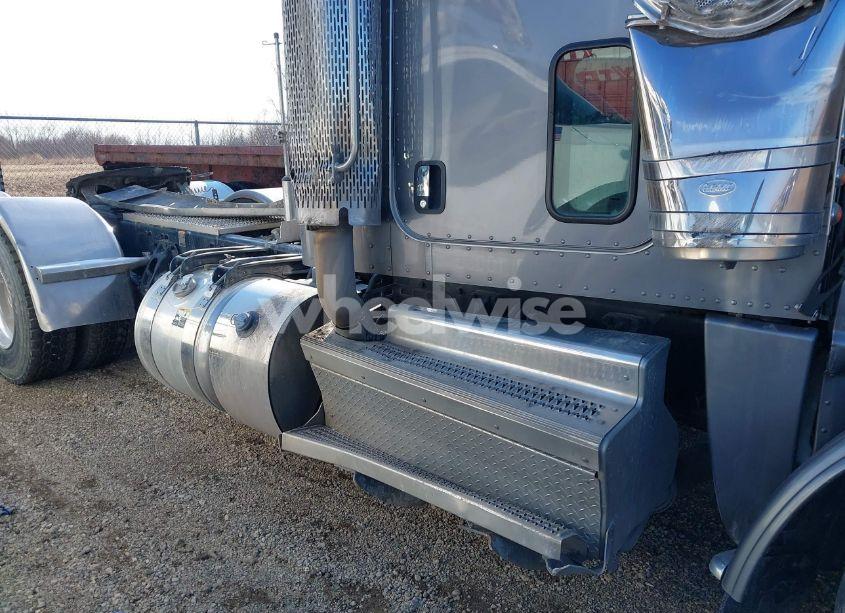 Photo 12 of 2022 Peterbilt 389 (VIN 1XPXD49X4ND809879)