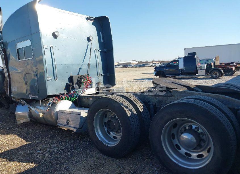 Photo 3 of 2012 Peterbilt 389 N/A (VIN 1XPXD49X7CD147292)