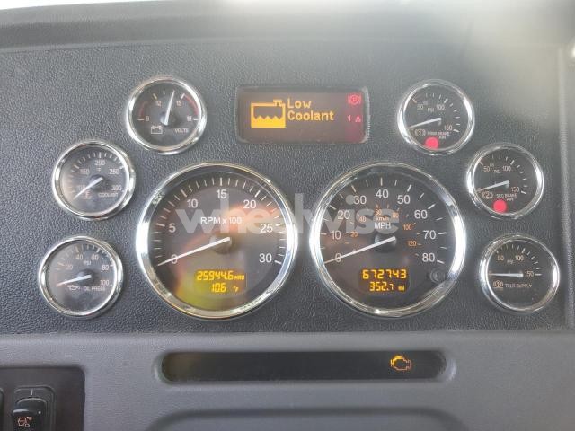 Photo 8 of 2020 PETERBILT 389 SEMI TRUCK N/A (VIN 1XPXDP9X1LD651984)