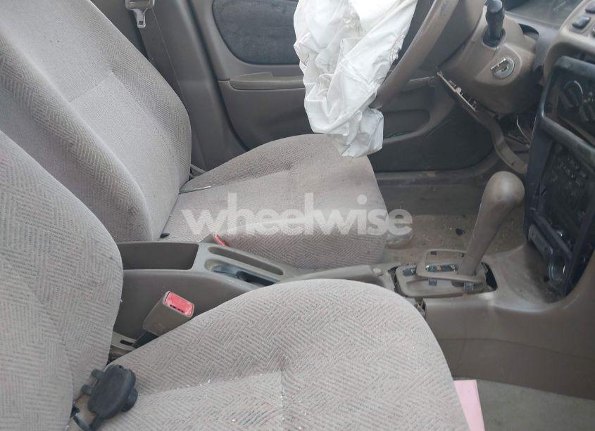 Photo 5 of 1999 Chevrolet Prizm (VIN 1Y1SK5280XZ445777)