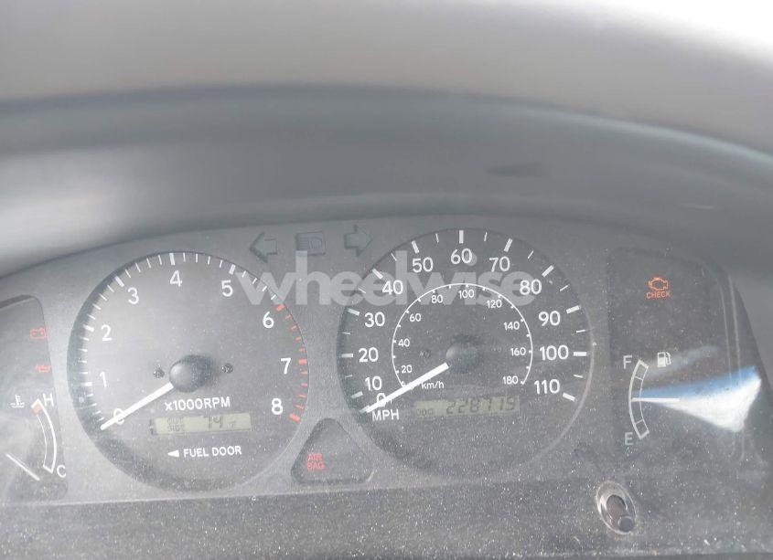 Photo 7 of 1999 Chevrolet Prizm (VIN 1Y1SK5280XZ445777)