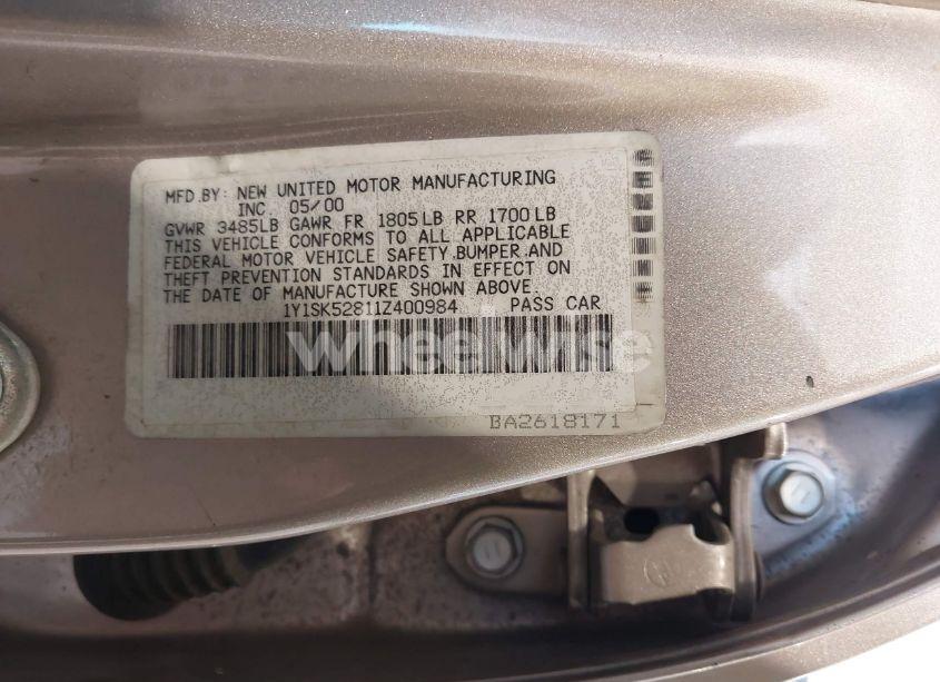 Photo 9 of 2001 Chevrolet Prizm LSI (VIN 1Y1SK52811Z400984)