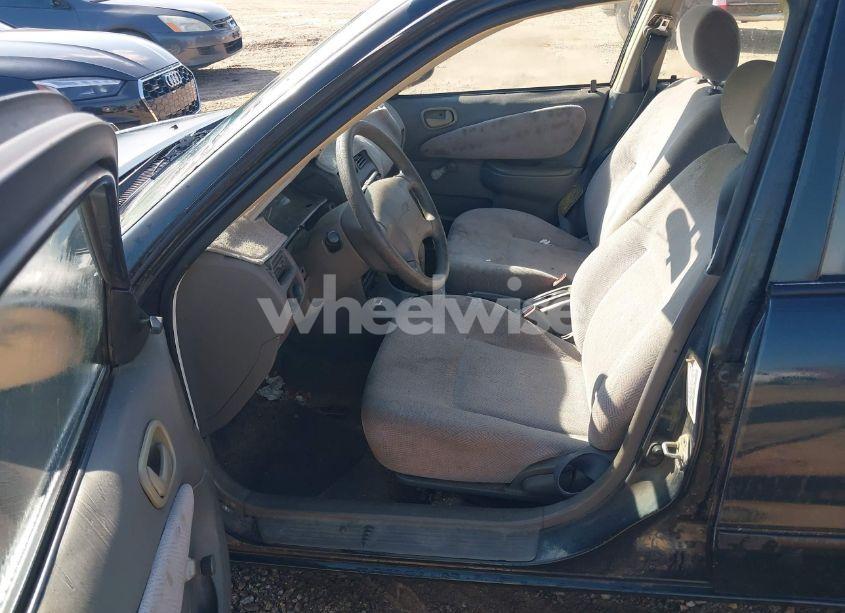 Photo 5 of 1998 Chevrolet Prizm (VIN 1Y1SK5281WZ425892)