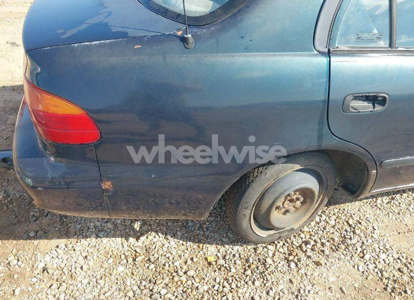 Photo 6 of 1998 Chevrolet Prizm (VIN 1Y1SK5281WZ425892)