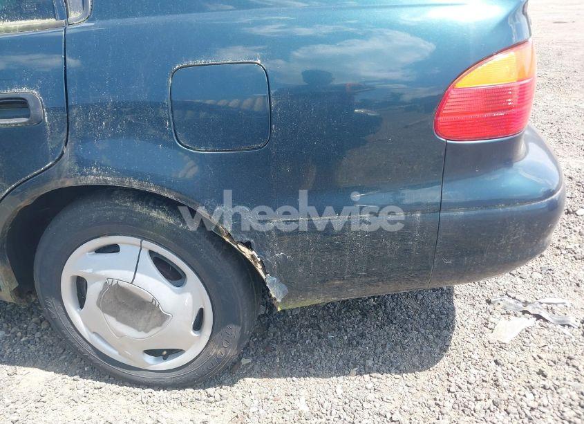 Photo 13 of 1999 Chevrolet Prizm (VIN 1Y1SK5281XZ408334)