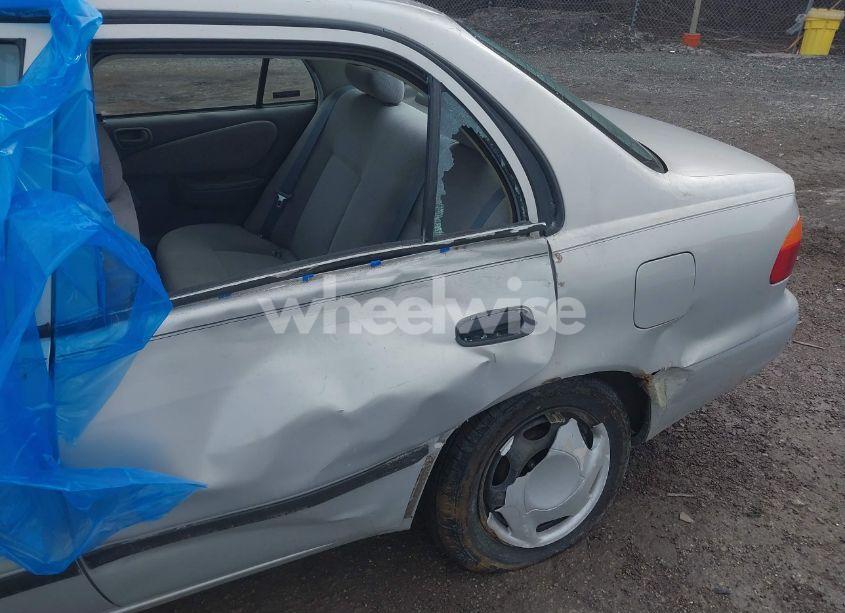 Photo 6 of 1999 Chevrolet Prizm (VIN 1Y1SK5281XZ415610)