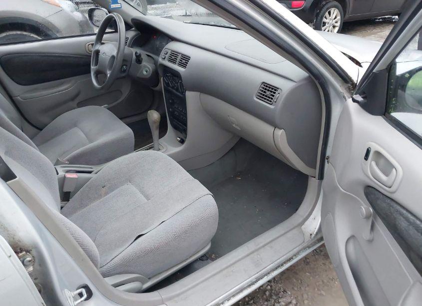 Photo 5 of 2000 Chevrolet Prizm (VIN 1Y1SK5282YZ431428)