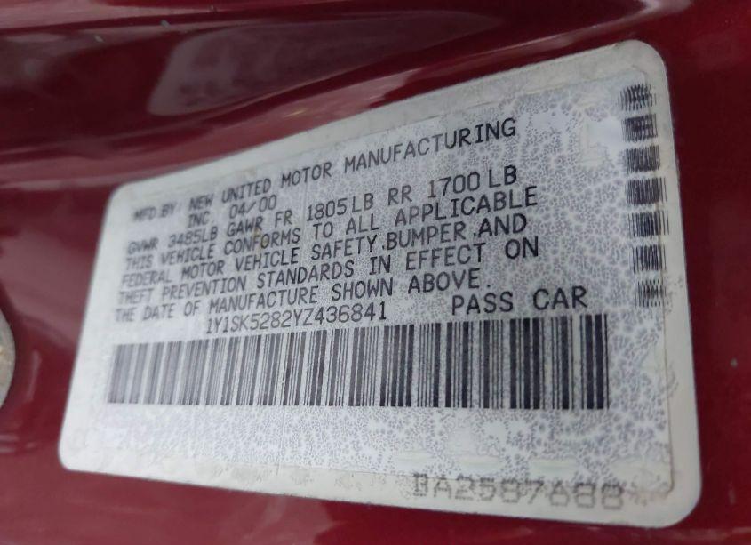 Photo 9 of 2000 Chevrolet Prizm (VIN 1Y1SK5282YZ436841)