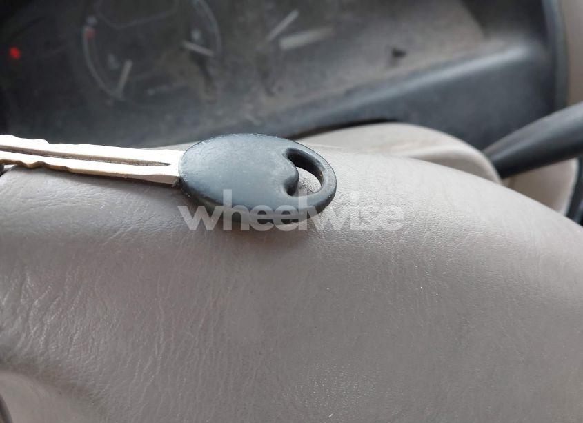 Photo 11 of 2001 Chevrolet Prizm (VIN 1Y1SK52851Z437682)