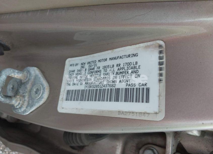 Photo 9 of 2001 Chevrolet Prizm (VIN 1Y1SK52851Z437682)