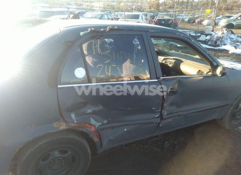 Photo 6 of 1998 Chevrolet Prizm (VIN 1Y1SK5285WZ444669)