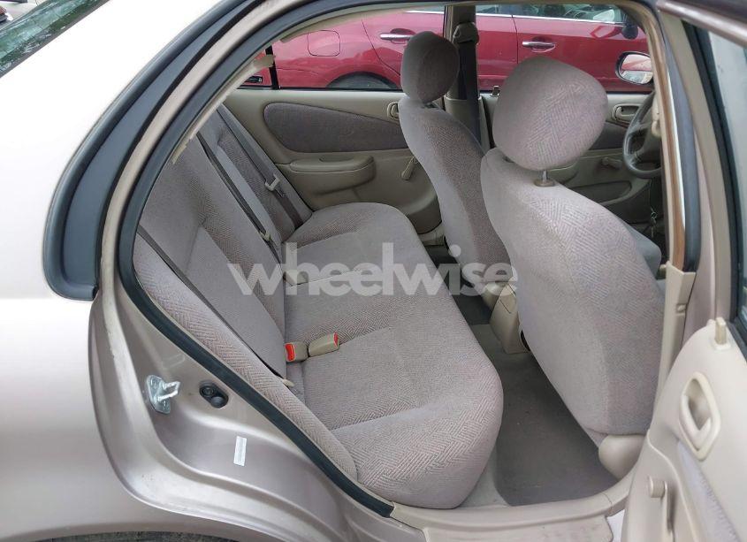 Photo 8 of 2001 Chevrolet Prizm (VIN 1Y1SK52861Z419014)